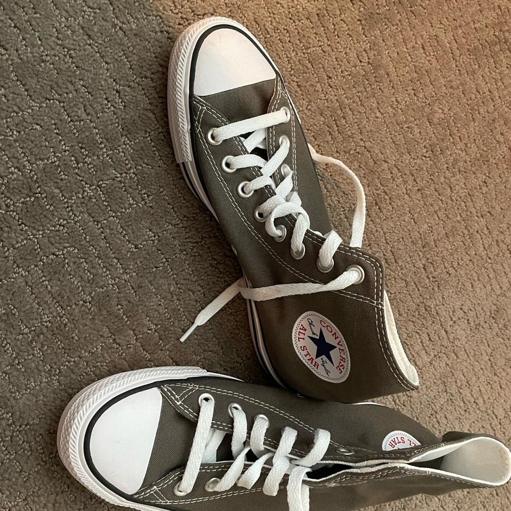 Converse high tops Brand new never worn.